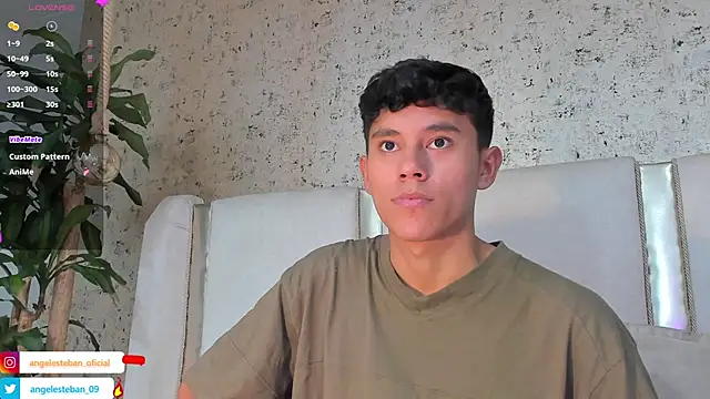 Angel esteban fx online show from 02/25/25, 03:42