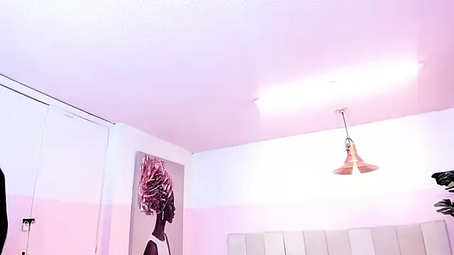 Red lady online show from 01/14/25, 06:45