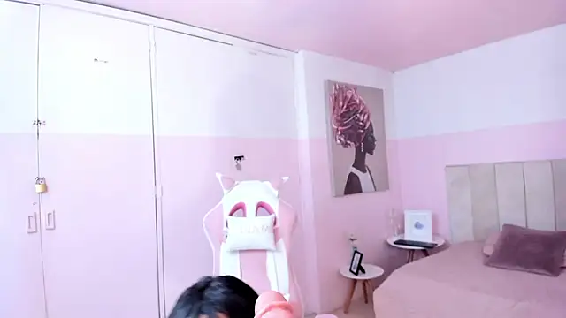 Red lady online show from 01/31/25, 06:57