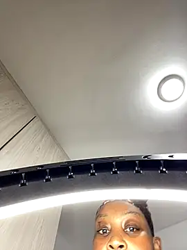 MsWhiteChocolatte online show from 11/16/25, 09:37