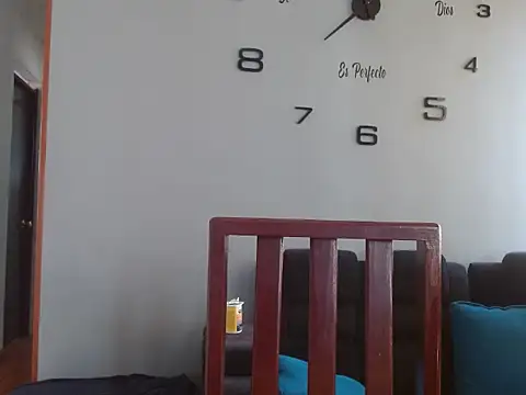 Snapshot of Laura_martin_ chatting on 02/06/25, 12:59 Laura martin online show from 02/06/25, 12:59