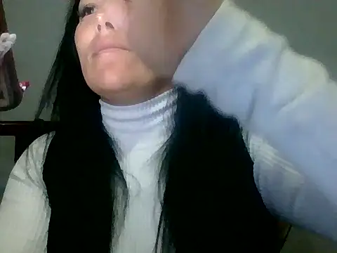 Snapshot of Laura_martin_ chatting on 02/12/25, 12:58 Laura martin online show from 02/12/25, 12:58