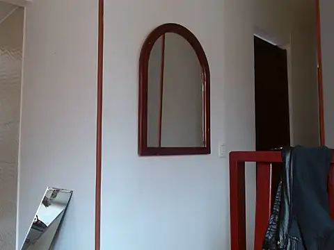 Snapshot of Laura_martin_ chatting on 02/15/25, 06:33 Laura martin online show from 02/15/25, 06:33