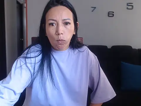 Snapshot of Laura_martin_ chatting on 03/12/25, 02:34 Laura martin online show from 03/12/25, 02:34