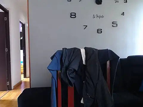 Snapshot of Laura_martin_ chatting on 09/10/25, 03:56 Laura martin online show from 09/10/25, 03:56