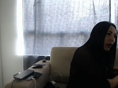 Snapshot of Laura_martin_ chatting on 11/06/25, 04:08 Laura martin online show from 11/06/25, 04:08