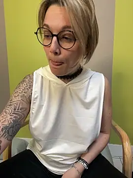 marinella07 online show from 02/28/25, 08:20