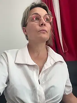 marinella07 online show from 10/22/25, 11:10