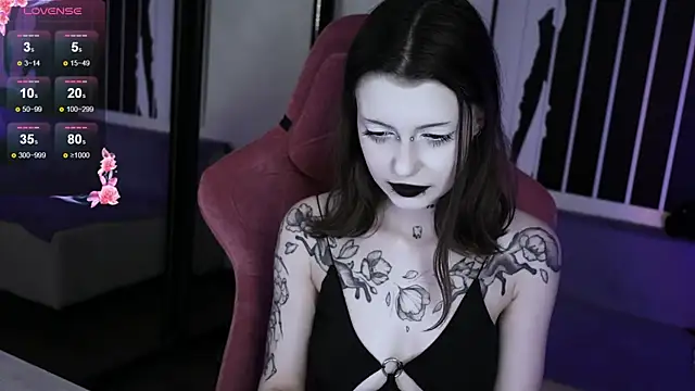 prettybones online show from 10/21/25, 10:32