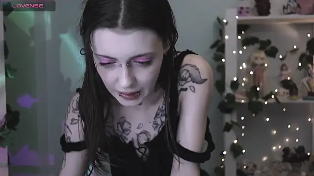 prettybones online show from 06/24/26, 10:09