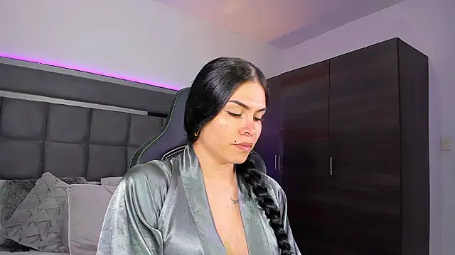 Emmilysantibanez online show from 03/18/26, 02:53