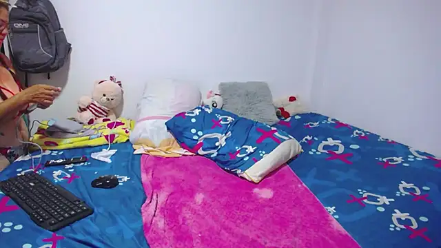 Snapshot of Stepmom_slut_50 chatting on 03/05/25, 12:55 Stepmom slut 50 online show from 03/05/25, 12:55