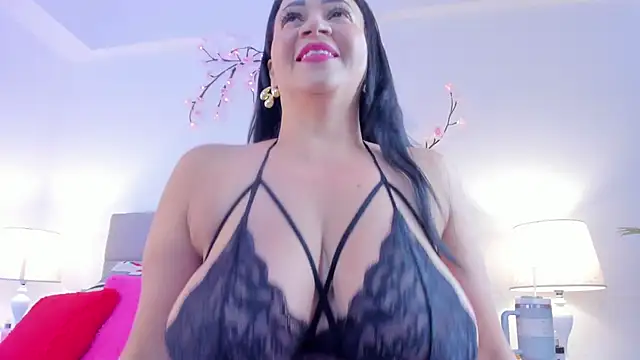 Snapshot of sophie-newton chatting on 09/29/25, 12:43 sophie-newton online show from 09/29/25, 12:43