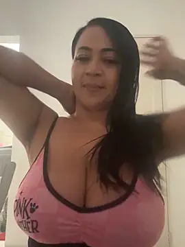 Snapshot of sophie-newton chatting on 11/30/25, 03:38 sophie-newton online show from 11/30/25, 03:38