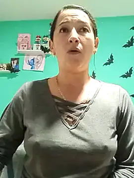 emilypoppy3 online show from 12/13/24, 01:59