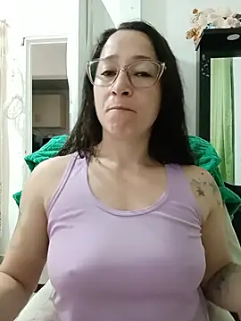 Snapshot of emilypoppy3 chatting on 07/10/26, 12:52 emilypoppy3 online show from 07/10/26, 12:52