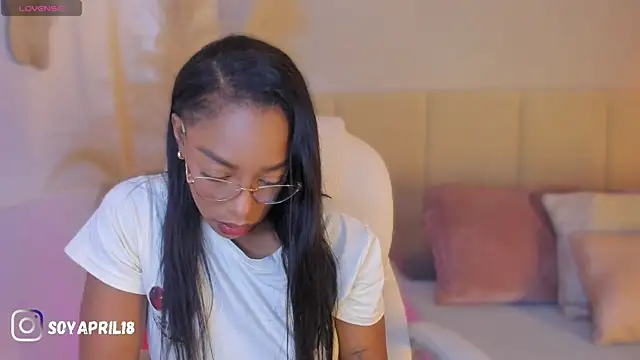 aprilebony  online show from 04/04/26, 10:57