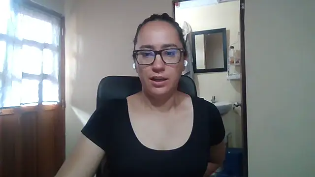 brittanycheeks online show from 04/21/26, 02:23
