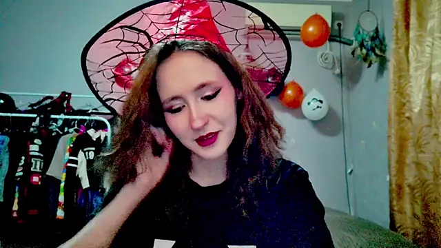 JoannaTompson online show from 10/18/25, 11:49