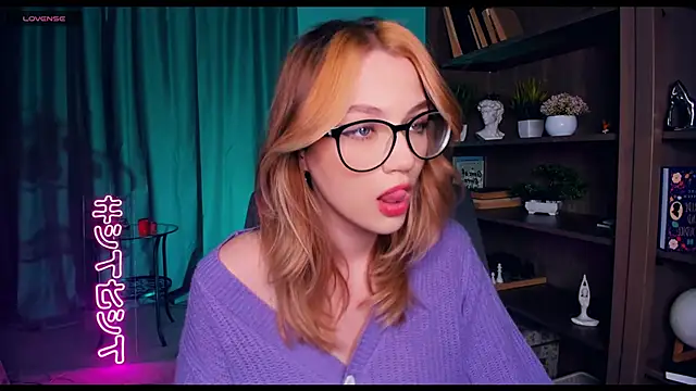 Snapshot of MelissaTetris chatting on 12/19/24, 11:18 MelissaTetris online show from 12/19/24, 11:18