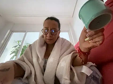 sweeviolet online show from 02/09/25, 08:54