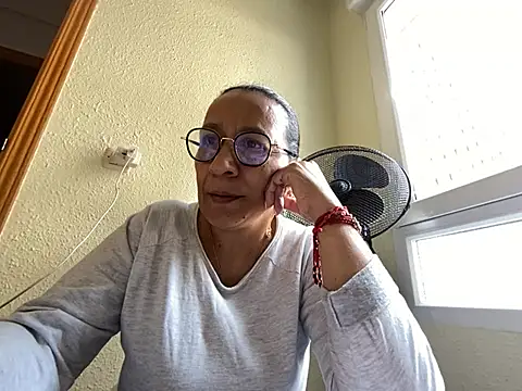 sweeviolet online show from 02/24/25, 11:43