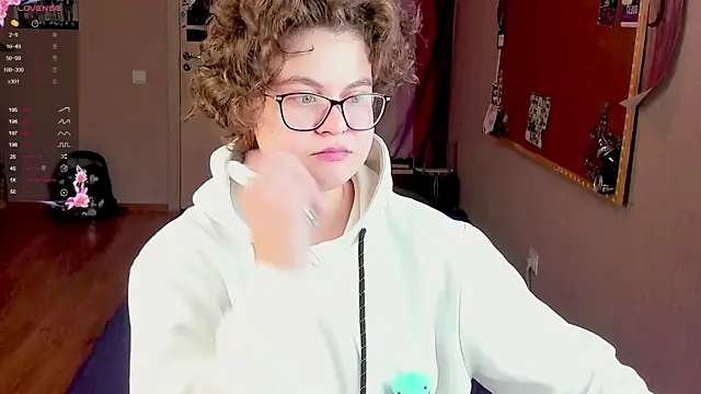 Snapshot of Sashy_Way chatting on 12/07/24, 11:01 Sashy Way online show from 12/07/24, 11:01