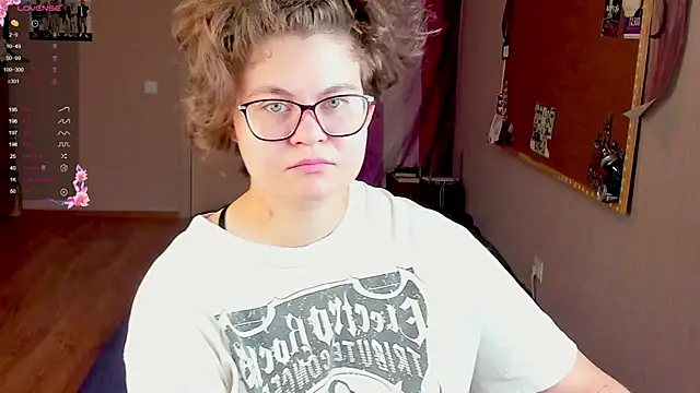 Snapshot of Sashy_Way chatting on 12/08/24, 05:11 Sashy Way online show from 12/08/24, 05:11