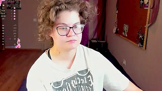 Snapshot of Sashy_Way chatting on 12/08/24, 08:15 Sashy Way online show from 12/08/24, 08:15