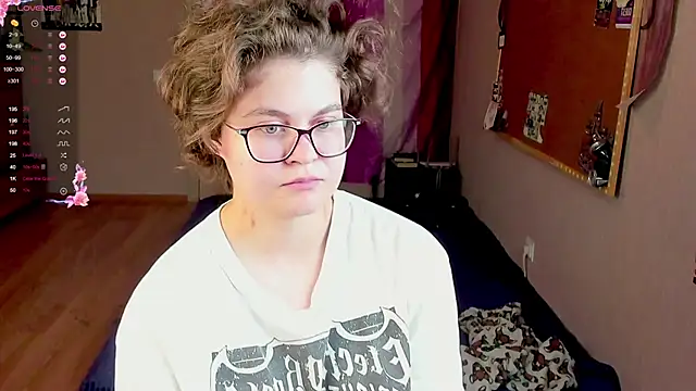 Snapshot of Sashy_Way chatting on 12/09/24, 02:24 Sashy Way online show from 12/09/24, 02:24