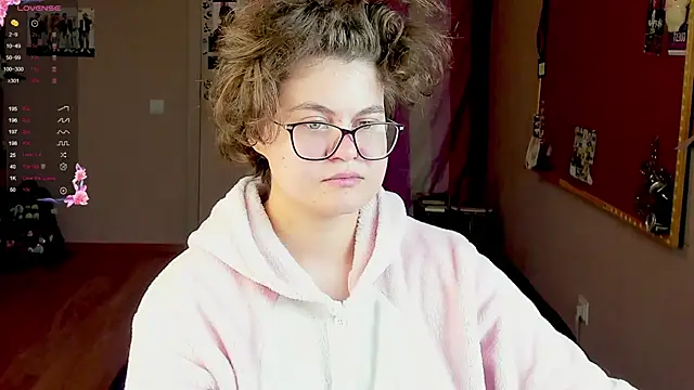 Snapshot of Sashy_Way chatting on 12/11/24, 08:28 Sashy Way online show from 12/11/24, 08:28