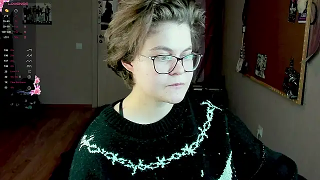 Snapshot of Sashy_Way chatting on 12/12/24, 02:37 Sashy Way online show from 12/12/24, 02:37