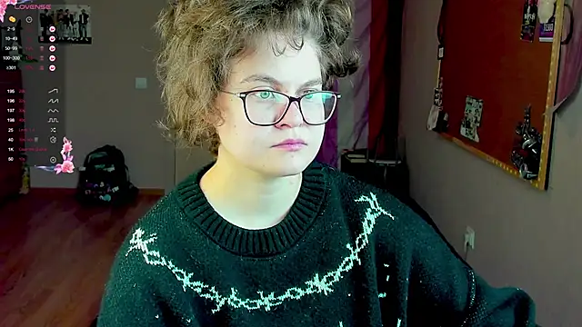 Snapshot of Sashy_Way chatting on 12/13/24, 10:13 Sashy Way online show from 12/13/24, 10:13