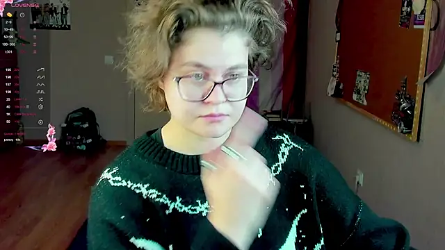 Snapshot of Sashy_Way chatting on 12/14/24, 01:17 Sashy Way online show from 12/14/24, 01:17