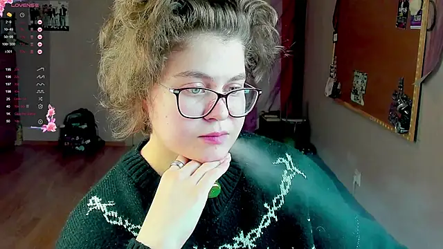 Snapshot of Sashy_Way chatting on 12/14/24, 07:03 Sashy Way online show from 12/14/24, 07:03