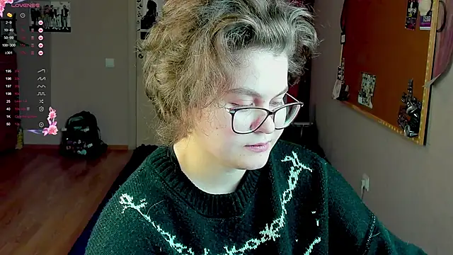 Snapshot of Sashy_Way chatting on 12/14/24, 10:07 Sashy Way online show from 12/14/24, 10:07