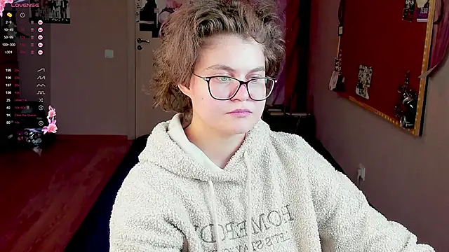 Snapshot of Sashy_Way chatting on 12/15/24, 08:15 Sashy Way online show from 12/15/24, 08:15