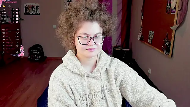 Snapshot of Sashy_Way chatting on 12/18/24, 03:15 Sashy Way online show from 12/18/24, 03:15