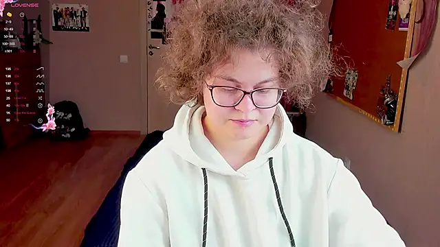 Snapshot of Sashy_Way chatting on 12/18/24, 09:51 Sashy Way online show from 12/18/24, 09:51