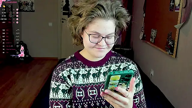 Snapshot of Sashy_Way chatting on 01/03/25, 08:01 Sashy Way online show from 01/03/25, 08:01