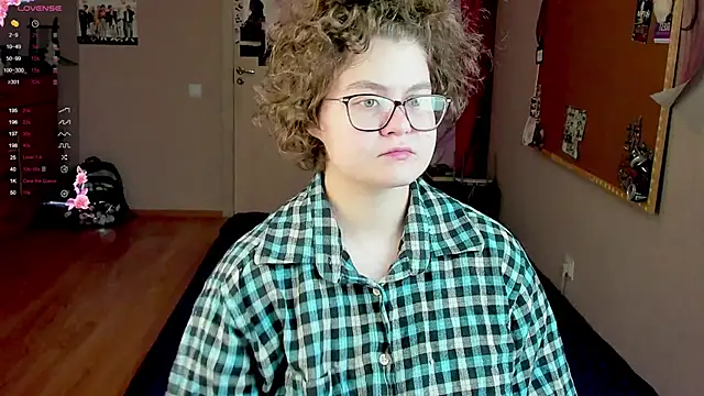 Snapshot of Sashy_Way chatting on 01/06/25, 07:20 Sashy Way online show from 01/06/25, 07:20