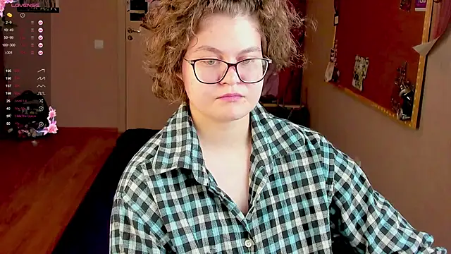 Snapshot of Sashy_Way chatting on 01/06/25, 10:24 Sashy Way online show from 01/06/25, 10:24