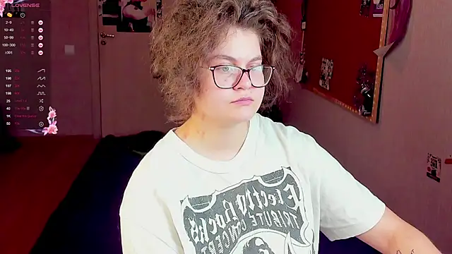 Snapshot of Sashy_Way chatting on 01/11/25, 11:12 Sashy Way online show from 01/11/25, 11:12