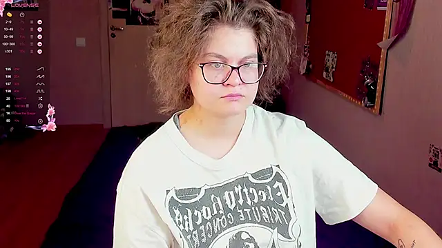 Snapshot of Sashy_Way chatting on 01/11/25, 03:09 Sashy Way online show from 01/11/25, 03:09