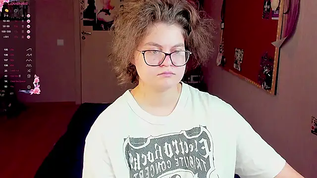 Snapshot of Sashy_Way chatting on 01/12/25, 10:45 Sashy Way online show from 01/12/25, 10:45