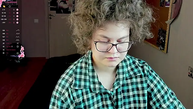 Snapshot of Sashy_Way chatting on 01/15/25, 11:10 Sashy Way online show from 01/15/25, 11:10