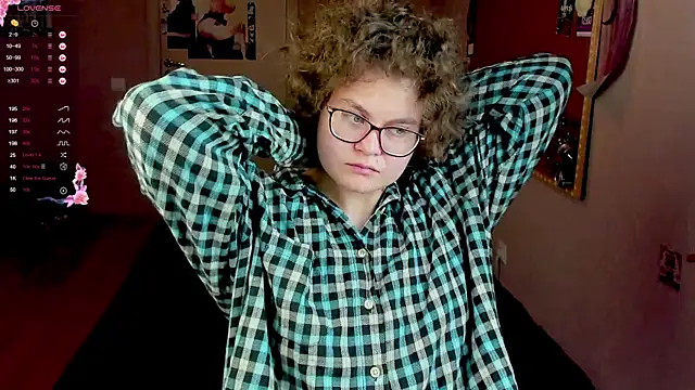 Snapshot of Sashy_Way chatting on 01/15/25, 02:13 Sashy Way online show from 01/15/25, 02:13