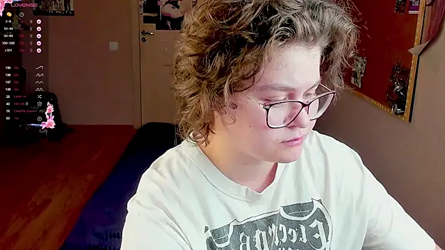 Snapshot of Sashy_Way chatting on 01/23/25, 04:04 Sashy Way online show from 01/23/25, 04:04