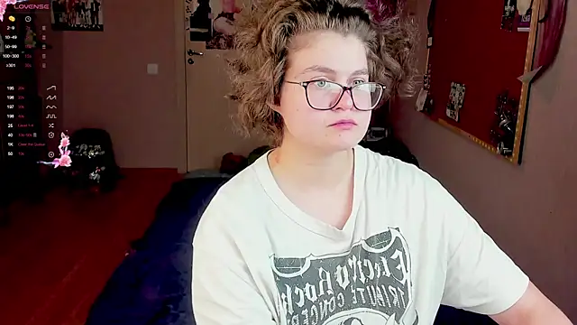 Snapshot of Sashy_Way chatting on 01/25/25, 05:30 Sashy Way online show from 01/25/25, 05:30