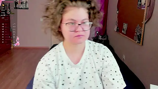 Snapshot of Sashy_Way chatting on 02/13/25, 09:30 Sashy Way online show from 02/13/25, 09:30